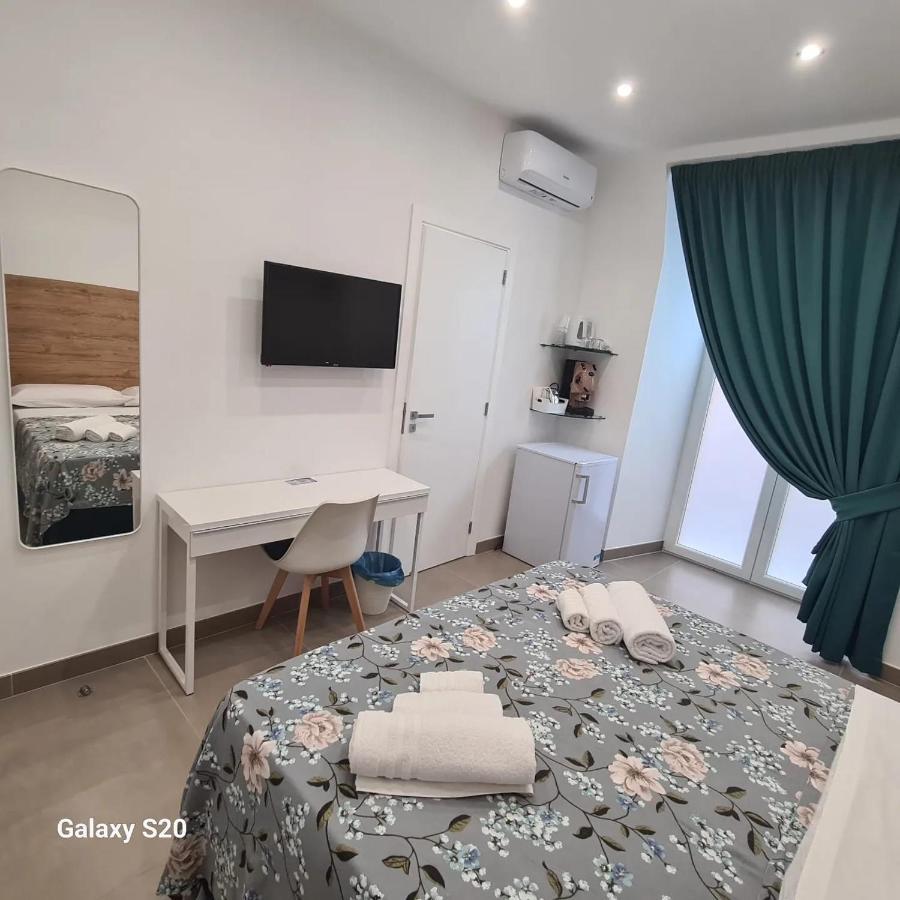 Hotel Residenza Nascari Al Plebiscito Napoli Esterno foto
