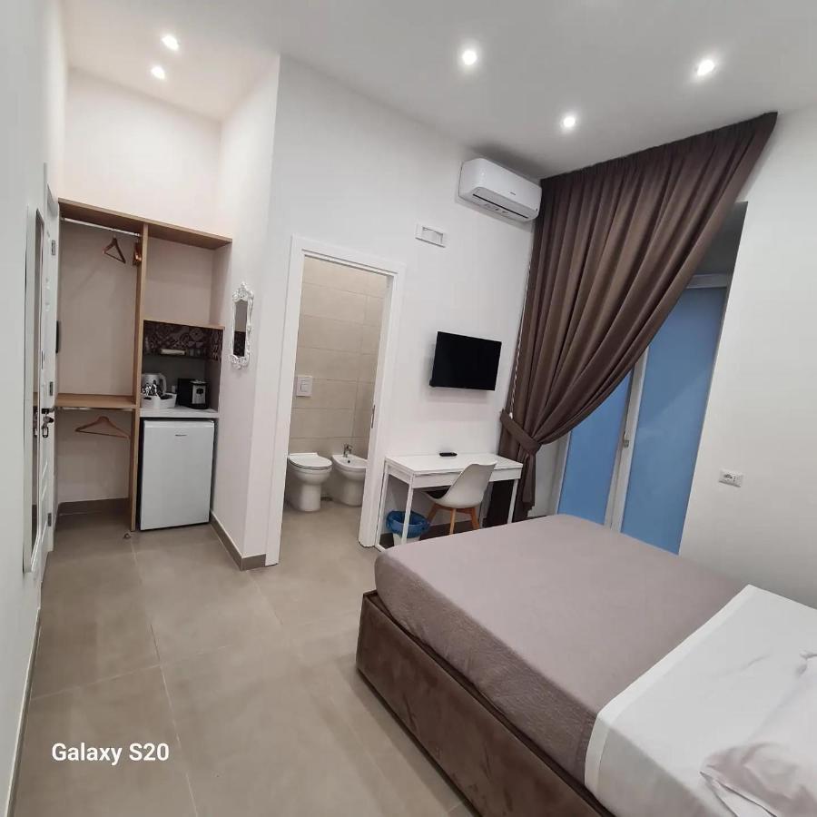 Hotel Residenza Nascari Al Plebiscito Napoli Esterno foto