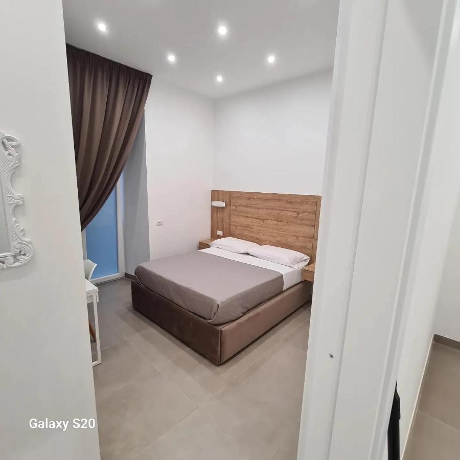 Hotel Residenza Nascari Al Plebiscito Napoli Esterno foto