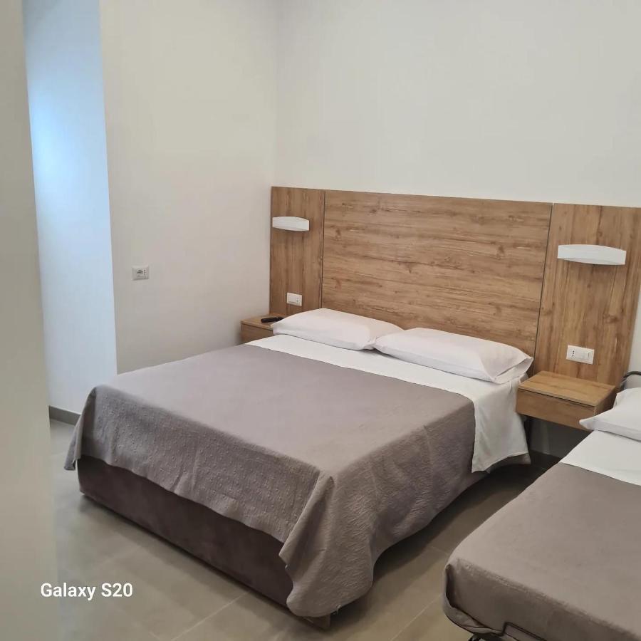 Hotel Residenza Nascari Al Plebiscito Napoli Esterno foto